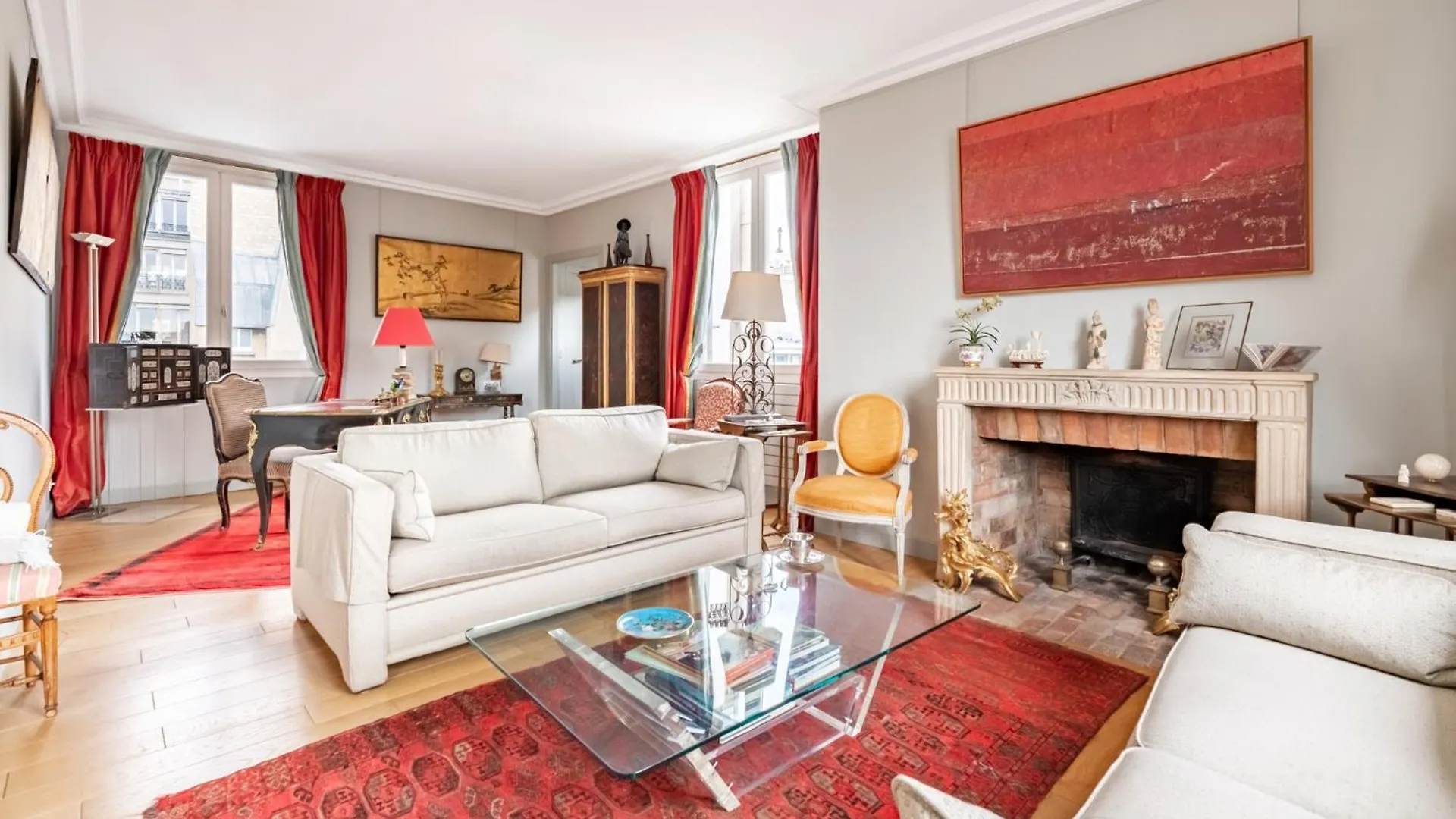 Veeve - A Romance In Rouge Paris Frankrike
